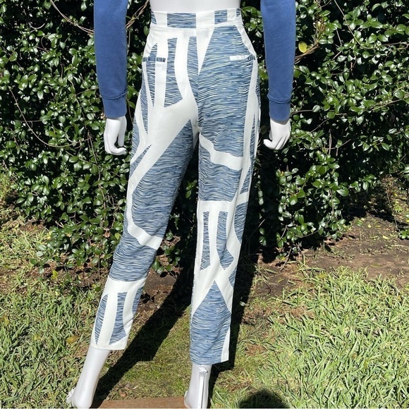 Akira Tapered Leg Printed Cropped Relaxed Fit Trousers - Picture 5 of 9